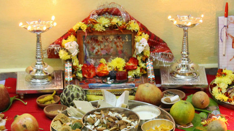 Diwali 2020: दिवाली पर बहुत पहले से आजमाएं जाते हैं ये उपाय, धन प्राप्ति के लिए माने जाते हैं अचूक दिवाली 2020 पूजा में हल्दी की गांठ रखें (प्रतीकात्मक तस्वीर)