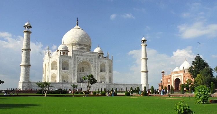 Steal Railing Plated In Taj Mahal Instead Of Glass त जमहल क ल कर एएसआई न स सद य कम ट क भ रख अ ध र म Amar Ujala Hindi News Live