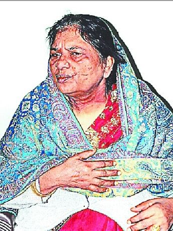 शास्त्रीनगर में लूट के बाद महिला की हत्या की कोशिश shastrinagar me loot ke baad mahila ki hatya ki koshish