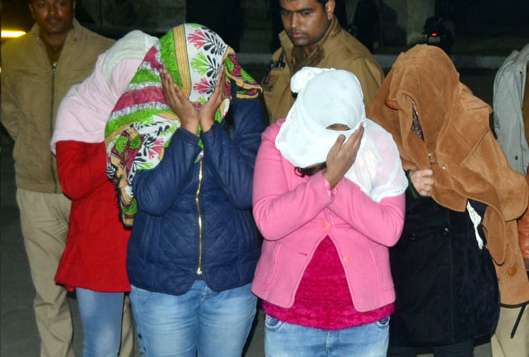sex racket busted kanpur