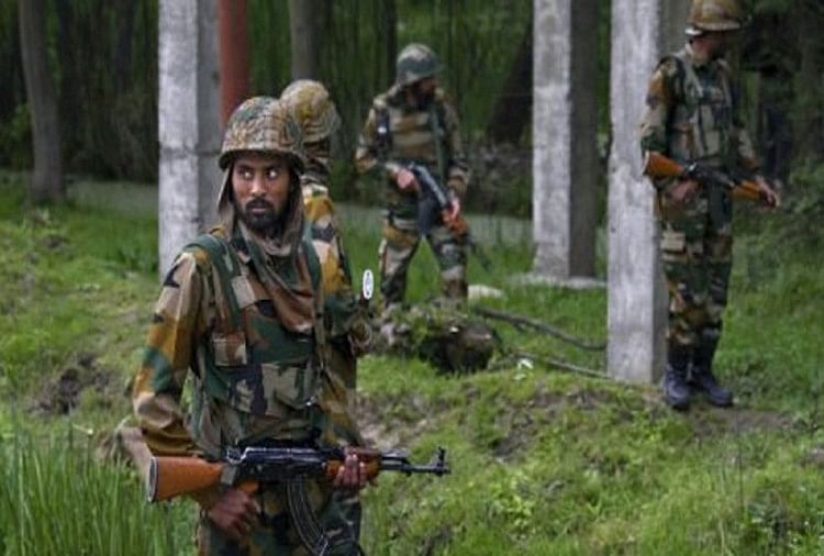 जम्मू-कश्मीर के अनंतनाग में सुरक्षाबलों ने ढेर किए तीन आतंकी, सर्च ऑपरेशन जारी