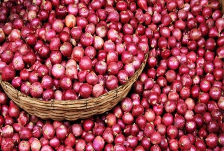 Onion prices increased in dehradun up to 80 rupees