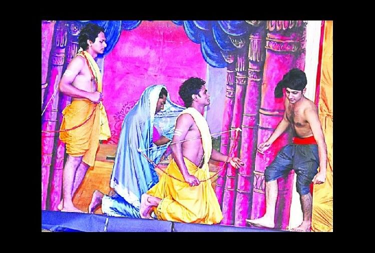Changes In Style Shown By Tamasha A Nautanki à¤¤à¤® à¤¶ à¤ à¤¨ à¤ à¤ à¤¸ à¤¦à¤° à¤¶ à¤ à¤¶ à¤² à¤® à¤à¤ à¤¬à¤¦à¤² à¤µ Amar Ujala Hindi News Live 'पुंडलीक' को क्यों नहीं कहा जाता उनकी फिल्म से एक वर्ष पूर्व रिलीज़ हुई पुंडलीक बहुत मामलों में पहली भारतीय फिल्म कही जा सकती है, लेकिन कुछ. changes in style shown by tamasha a nautanki à¤¤à¤® à¤¶ à¤ à¤¨ à¤ à¤ à¤¸ à¤¦à¤° à¤¶ à¤ à¤¶ à¤² à¤® à¤à¤ à¤¬à¤¦à¤² à¤µ amar ujala hindi news live