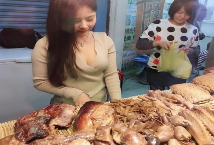 Girl Selling Meat Little Peach Becomes New Internet Sensation In Taiwan