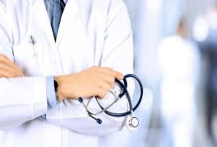 डॉक्टरों-नर्सों के नहीं होंगे तबादले, स्वास्थ्य विभाग ने लौटाईं फाइलें