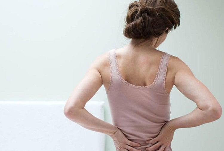 back pain 1521258863 અતિશય ઊંઘ તમને બીમાર પણ કરી શકે છે, વધુ સૂવાના આ 5 મુખ્ય ગેરફાયદા છે