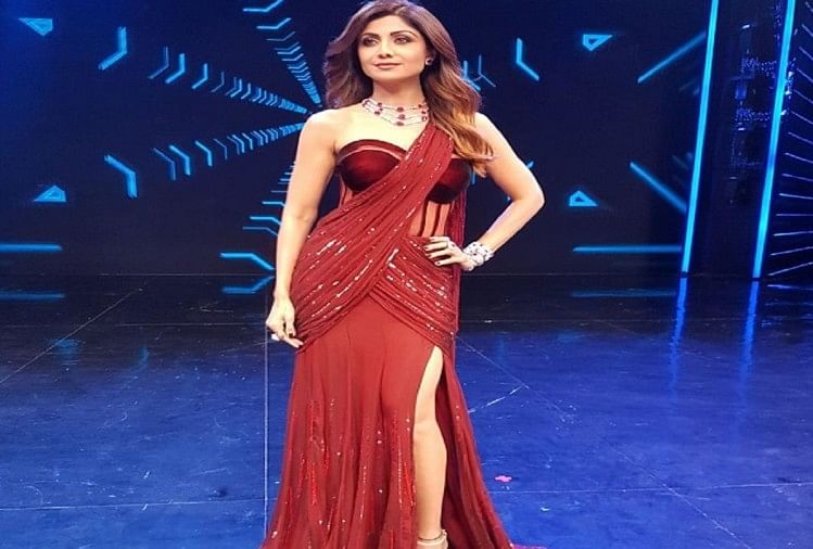 Shilpa Shetty Wore A Red Sari, The Users Said, Why Are So Beautiful - लाल साड़ी में शिल्पा शेट्टी ने इंस्टाग्राम पर ढाया कहर, यूजर्स बोले-इतनी खूबसूरत क्यों हैं - Entertainment News: