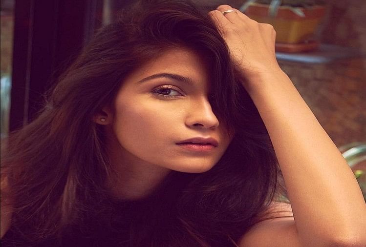Deepak Tijori Daughter Samara Is Instagram Star Already Soon To Make