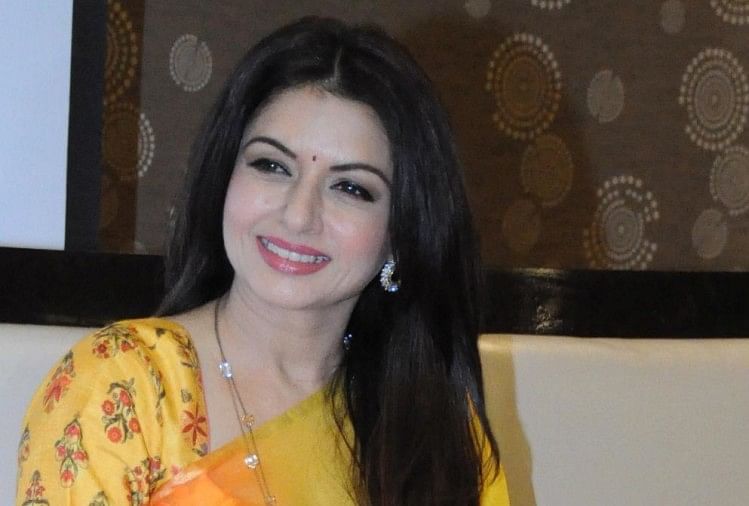 Bhagyashree To Madhuri Dixit These Bollywood Actress Flop After Their  Marriage - शादी के बाद भाग्यश्री का फिल्मी करियर पड़ गया था ठंडा, ये 4  एक्ट्रेस भी रहीं मैरिज के बाद फ्लॉप -