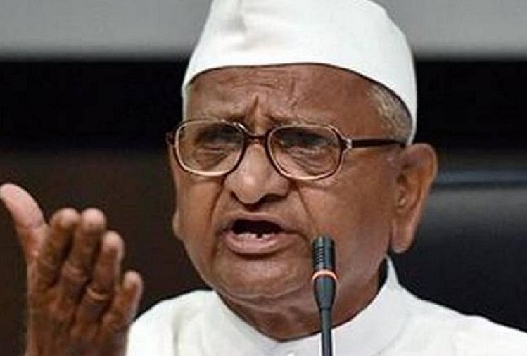 अन्ना हजारे के अनशन की घोषणा से पीछे हटने पर शिवसेना का तंज- यह तो अपेक्षित था