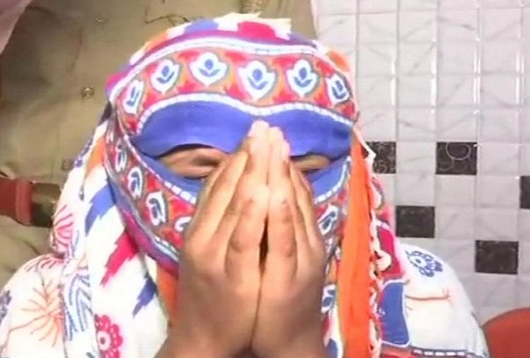 A Woman Beaten After Charge Of Theft In Delhi