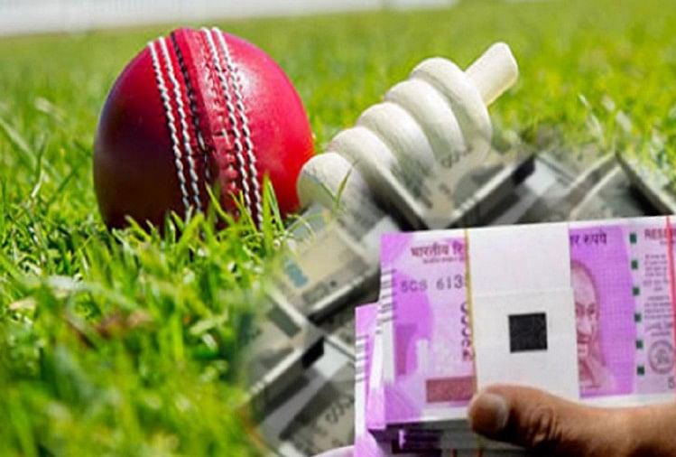 Betting in IPL: Rudrapur Police arrested Youth with Nine Lakh Rupees