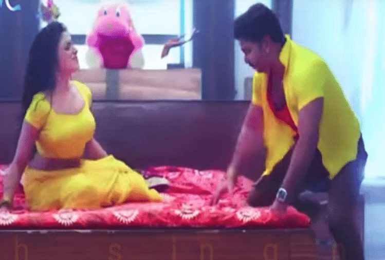 Bhojpuri Song Palangiya Sone Na Diya Viral on Social Media