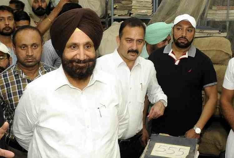Punjab Jail Minister Sukhjinder Singh Randhawa Gets Congrats Call From Jail By Prisoners - पद संभालते ही जेल मंत्री को मिला 'अनोखा' तोहफा, कैदियों ने जेल से फोन कर दी बधाई -