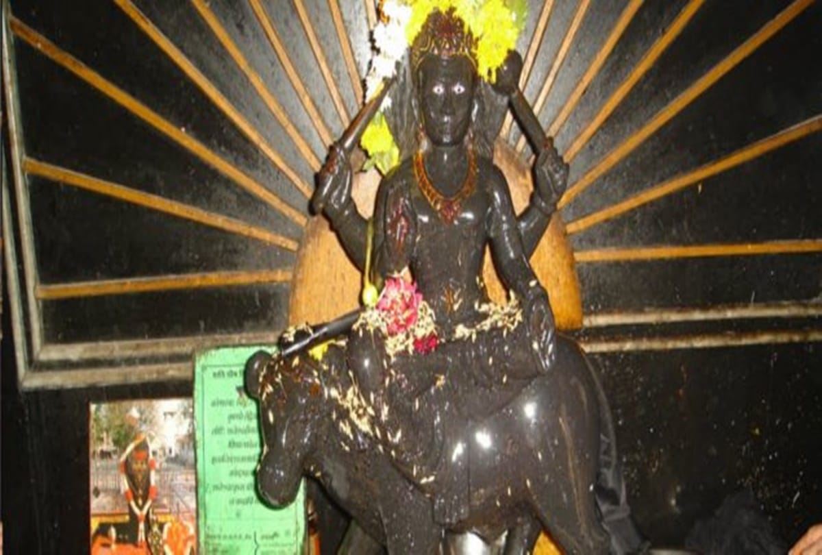 These Are 9 Vahan Of Lord Shani And Its Importance भगव न शन क य ह 9 व हन ज न ए क न स ह त ह श भ और क न द त ह कष ट Amar Ujala Hindi News Live