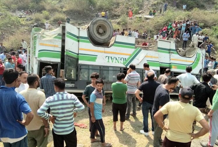 14 killed in bus and car accidents in shimla and sirmour in himachal pradesh