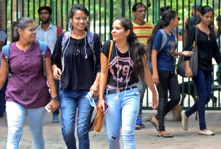 डीयू में लेना चाहते हैं प्रवेश तो जान लें ये बात, कट-ऑफ मार्क्स बढ़ाने की संभावना DU admission process start soon know about cut-off marks