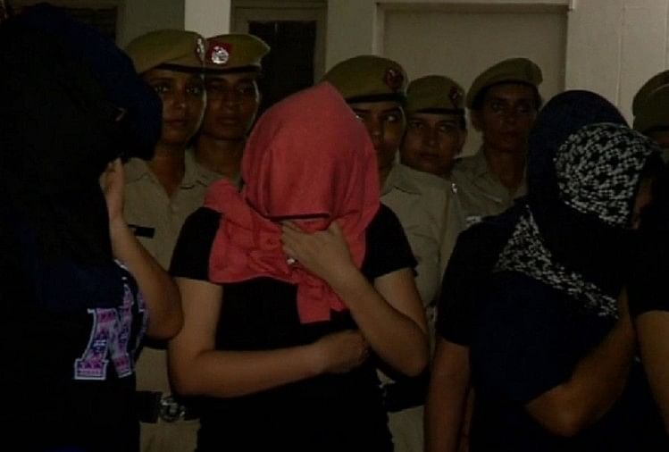 छापेमारी में बड़ा खुलासा: मुंबई में नौकरशाहों की कॉलोनी में चल रहा था जिस्मफरोशी का धंधा सांकेतिक तस्वीर
