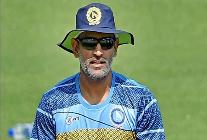 ms dhoni beard