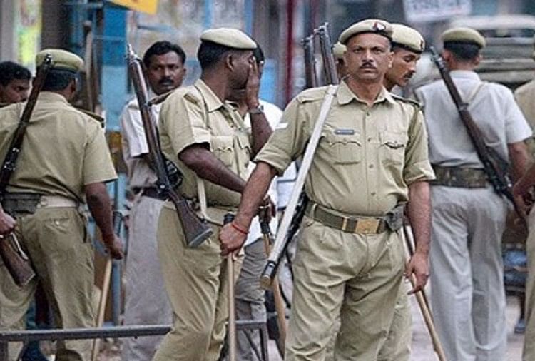 गोरखपुर: जिस पर केस दर्ज हुआ, उसकी छह माह पहले ही हो चुकी मौत यूपी पुलिस (फाइल फोटो)