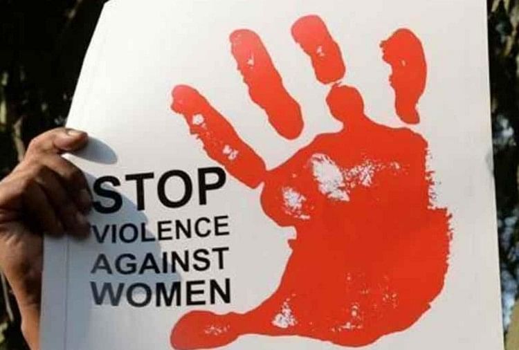 Farrukhabad: Rape Victim Reveals The Name Of Culprits - दुष्कर्म पीड़िता ने  बताए नाम, पिता के साथी लेखपाल ने भी बनाया हवस का शिकार - Amar Ujala Hindi  News Live