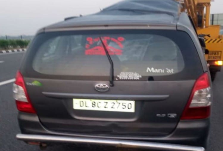 एक्सप्रेस वे पर हादसे के बाद की तस्वीर