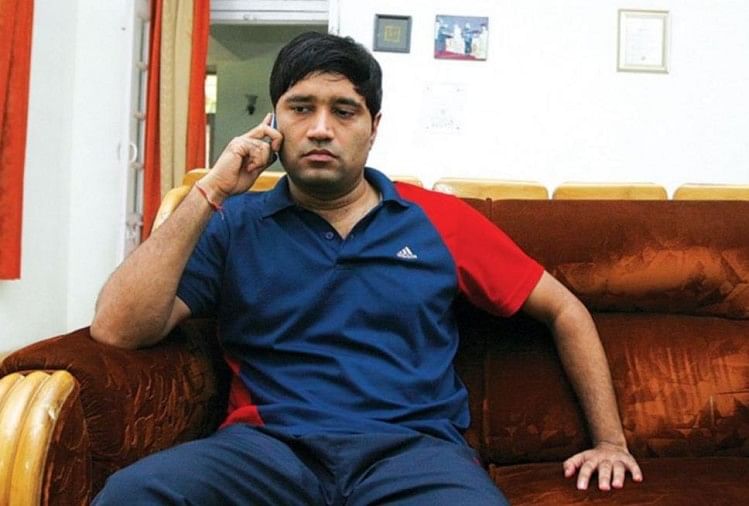उत्तराखंड हाईकोर्ट के अवमानना नोटिस के बाद केंद्र ने आईएफएस अधिकारी को दिया मुआवजा sanjeev chaturvedi