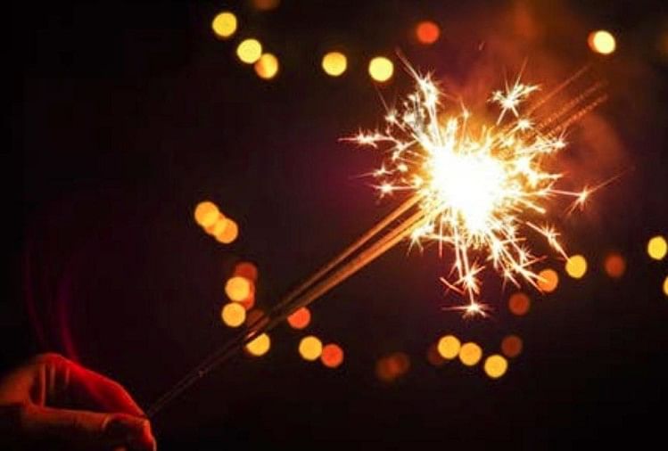 Supreme Court Ordered The Bursting Of Firecrackers In Tamilnadu During  Diwali For Two Hours - दिवाली पर फोड़ सकेंगे पटाखे! सुप्रीम कोर्ट ने अपने  आदेश में किया बदलाव - Amar Ujala Hindi