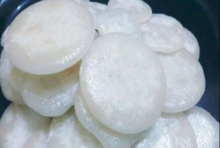Diwali 2020: धन और वैभव पाने के लिए दिवाली में पूजा में मां लक्ष्मी को जरूर चढ़ाएं ये 5 चीजें मां लक्ष्मी को बताशे बहुत पसंद हैं।