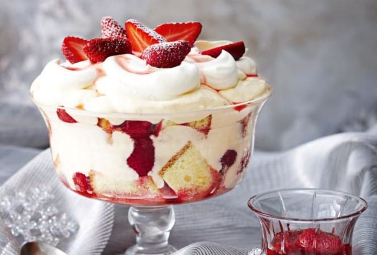 strawberry trifle pudding