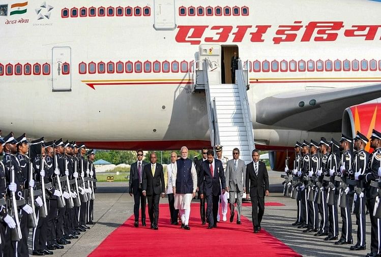 विदेश मंत्रालय का जवाबः प्रधानमंत्री मोदी की 84 विदेश यात्राओं पर खर्च हुए हैं 2 हजार करोड़ रुपये modi government spends 280 million rupees on pm modi foriegn tour