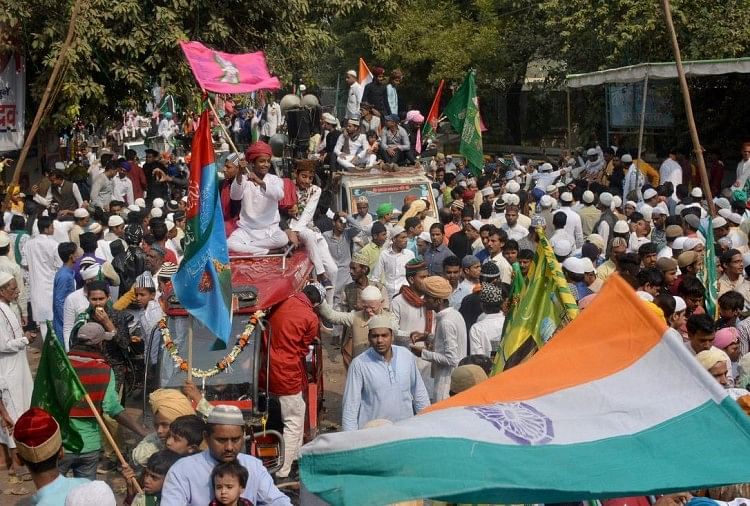 Eid E Milad Un Nabi Procession In Varanasi - तस्वीरेंः ईद मिलाद उन नबी पर सरकार की आमद मरहबा... से गूंजा बनारस - Amar Ujala Hindi News Live