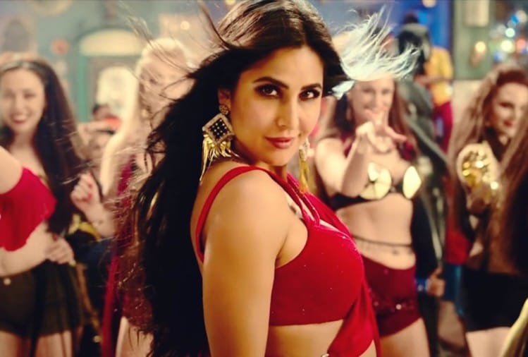 Shah Rukh Khan Katrina Kaif Film Zero Song Husn Parcham Out À¤¹ À¤¸ À¤¨ À¤ À¤ªà¤°à¤à¤® À¤²à¤¹à¤° À¤¤ À¤¨à¤à¤° À¤à¤ À¤à¤à¤° À¤¨ À¤ À¤« À¤° À¤² À¤ À¤¹ À¤ À¤¶ À¤¹à¤° À¤ À¤ À¤« À¤² À¤® À¤ À¤° À¤ À¤¨à¤¯ À¤ À¤¨ Amar Ujala Deewano ki ye bheed ab na hogi kam, aa gayi hai babita kumari lehraane husn parcham! shah rukh khan katrina kaif film zero