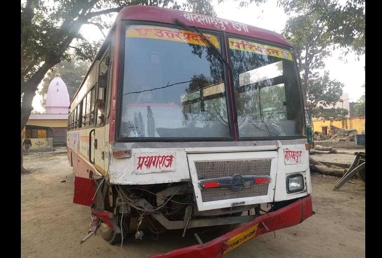 Bike Rider Dies Due To Bus Accident - बस की चपेट में आने से बाइक सवार की मौत  - Amar Ujala Hindi News Live