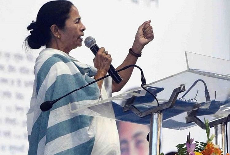 Mamata claims fear of NRC drove 11 people to suicide