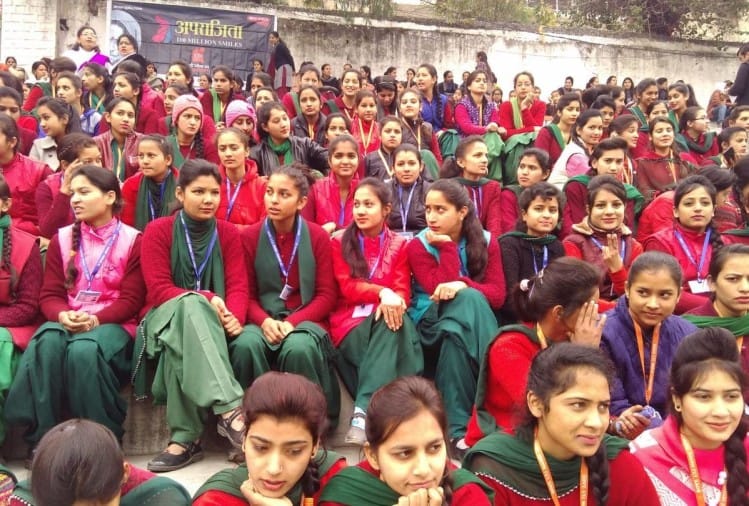 Amar Ujala Aprajita Women Empowerment Rally In Mandi Hamirpur Himachal Pradesh अपर ज त र ल य म पह च 8 हज र न र शक त द ख गजब क ज श Amar Ujala Hindi News Live