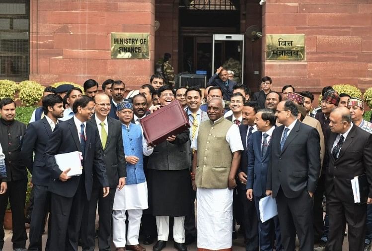 जानें रेल मंत्री पीयूष गोयल ने कार्यकारी वित्त मंत्री के रूप में रेलवे को क्या दिया? piyush goyal