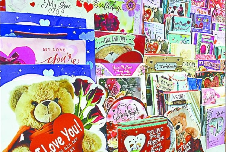 Valentine Day 2019ः तो क्या भारतीय संस्कृति के लिए खतरा बन रहा है वैलेंटाइन डे? वैलेंटाइन डे के बारे में कुछ सालों पहले तक हमारे देश में बहुत ही कम लोग जानते थे।