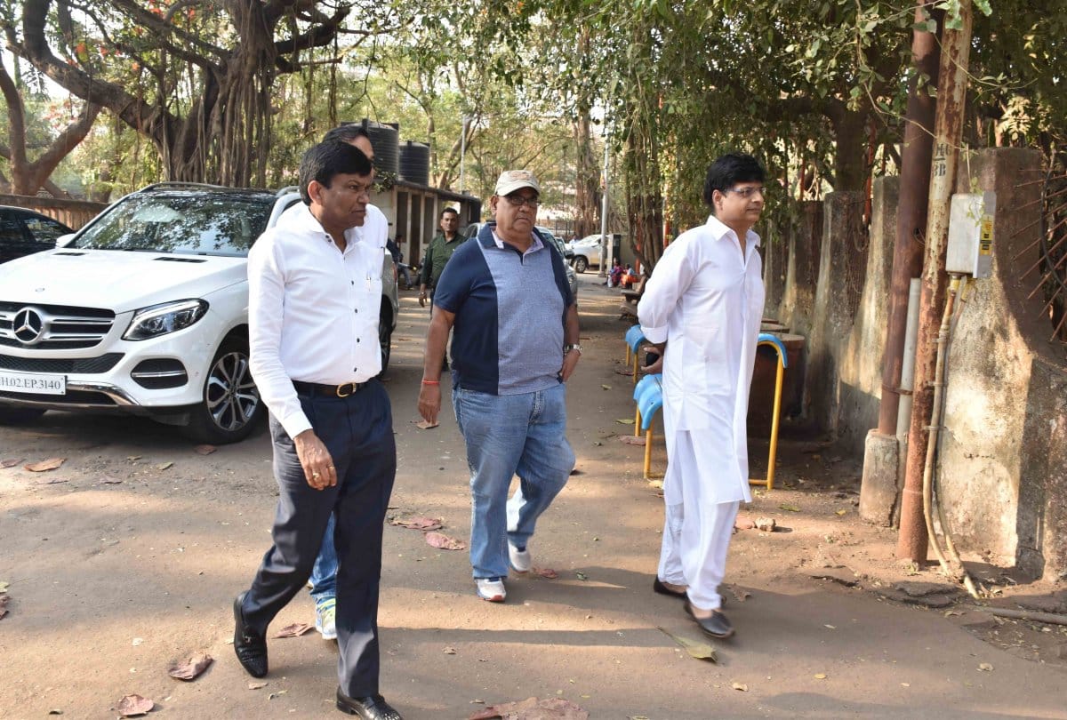  Satish Kaushik 