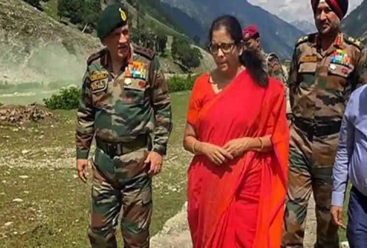 रक्षामंत्री निर्मला सीतारमण (फाइल फोटो)
