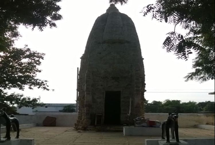 कुकुरदेव मंदिर