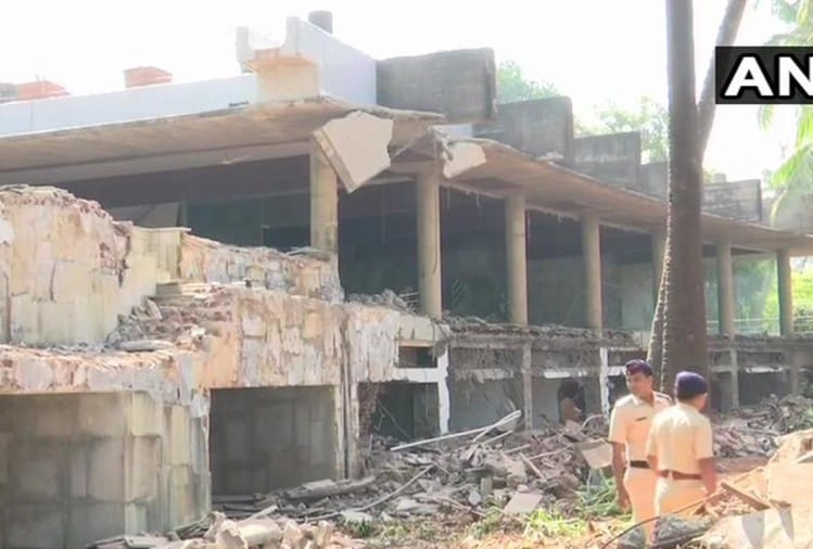 पीएनबी घोटाला: नीरव मोदी के बंगले को विस्फोटक से ध्वस्त किया गया नीरव मोदी का बंगला