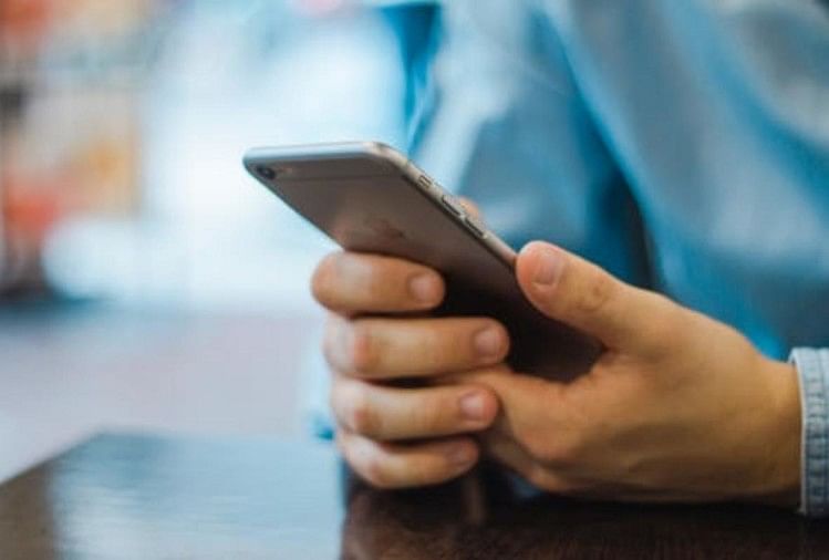Des études en ligne ont gâché l’habitude : les enfants deviennent irritables en raison de la non-disponibilité des téléphones portables
