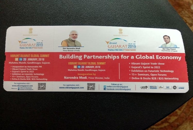 बोर्डिंग पास पर लगी थी पीएम मोदी की तस्वीर