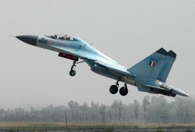 सीमा पर दिखाई दिया पाकिस्तानी ड्रोन, भारत ने रवाना किए दो सुखोई विमान सुखोई विमान (फाइल फोटो)