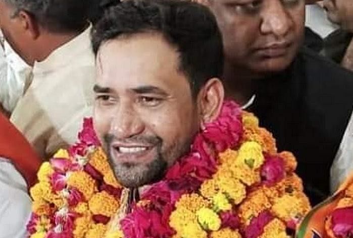 दिनेश लाल यादव 'निरहुआ'