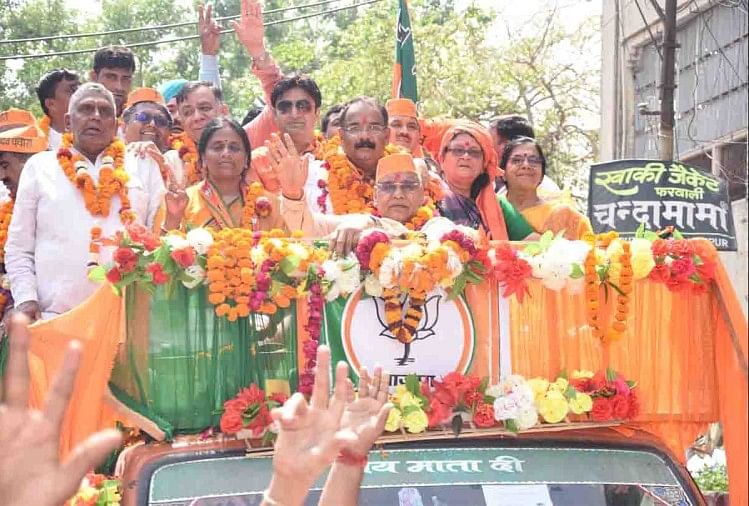 भाजपा प्रत्याशी सत्यदेव पचौरी ने शक्ति प्रदर्शन के बाद दोबारा नामांकन किया दाखिल, नजर आए ये चेहरे दोबारा नामांकन के लिए जाते भाजपा प्रत्याशी सत्यदेव पचौरी