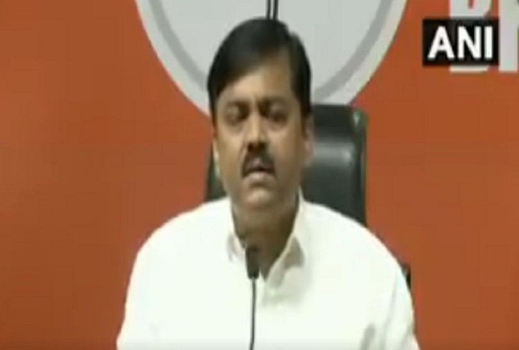 भाजपा नेता पर जूता फेंकने वाले भार्गव को दिल्ली पुलिस ने पूछताछ के बाद छोड़ा gvl narsimha