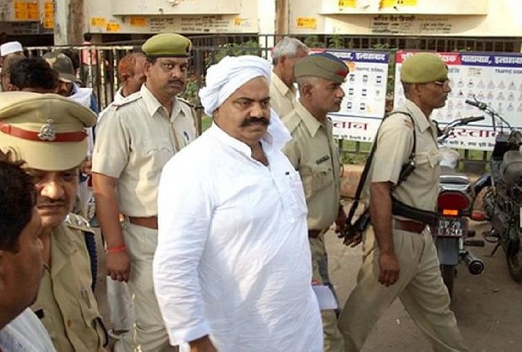 पूर्व सांसद अतीक अहमद को सुप्रीम कोर्ट का झटका, सीबीआई जांच का दिया आदेश अतीक अहमद (फाइल फोटो)