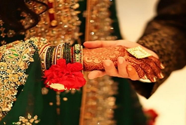 बाराबंकी: बाइक की मांग पूरी न होने पर निकाह के 24 घंटे में ही पत्नी को दे दिया तलाक प्रतीकात्मक तस्वीर